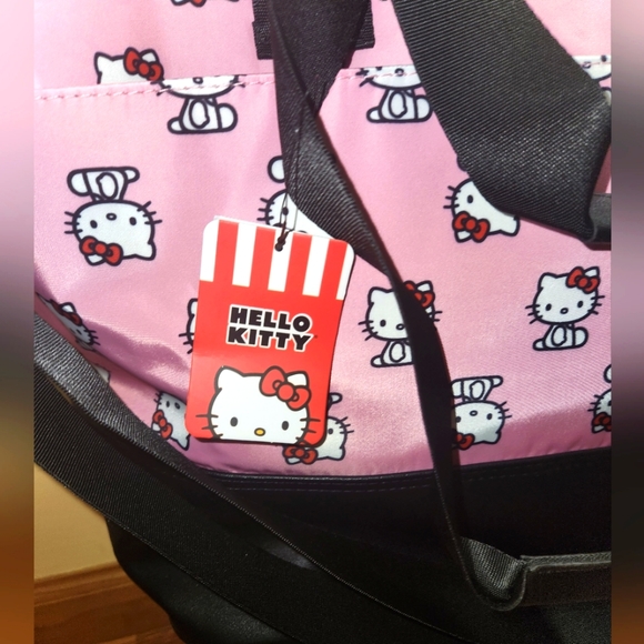 NWT HELLO KITTY Sanrio Duffel Bag, Pink - Picture 10 of 10